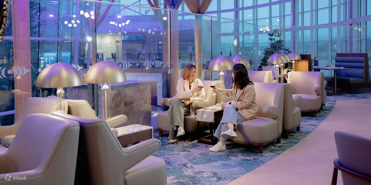 温哥华国际机场环亚优逸庭（Plaza Premium First）贵宾室服务