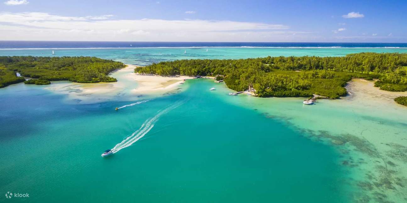 Inumin Hd Ile Aux Cerfs Catamaran Cruise na may Tanghalian, Walang Limitasyong ...
