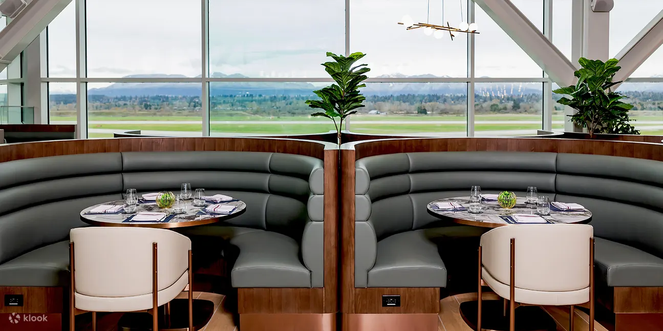 温哥华国际机场环亚优逸庭（Plaza Premium First）贵宾室服务