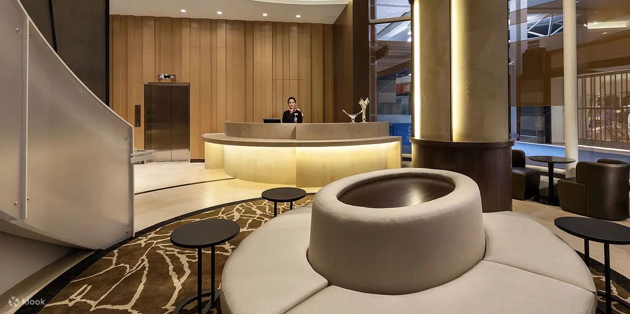 温哥华国际机场Plaza Premium Lounge贵宾室服务