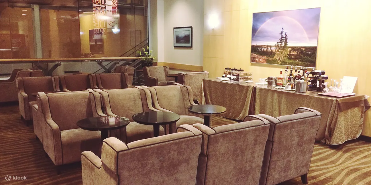 温哥华国际机场Plaza Premium Lounge贵宾室服务