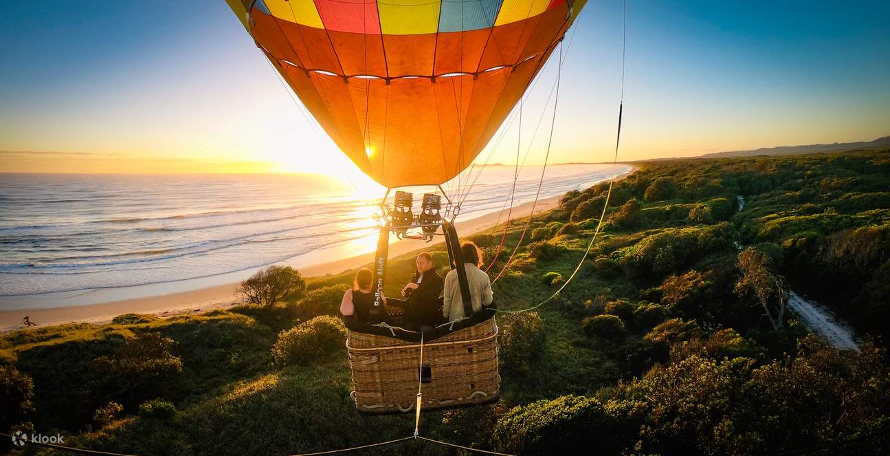 hot air balloon byron bay