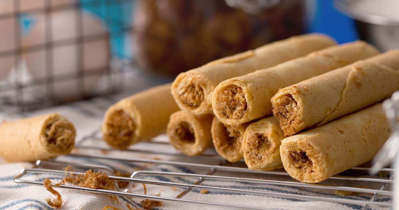 Take a Walk by the Sea Peanut Love Egg Roll, Classic Meat Floss Egg