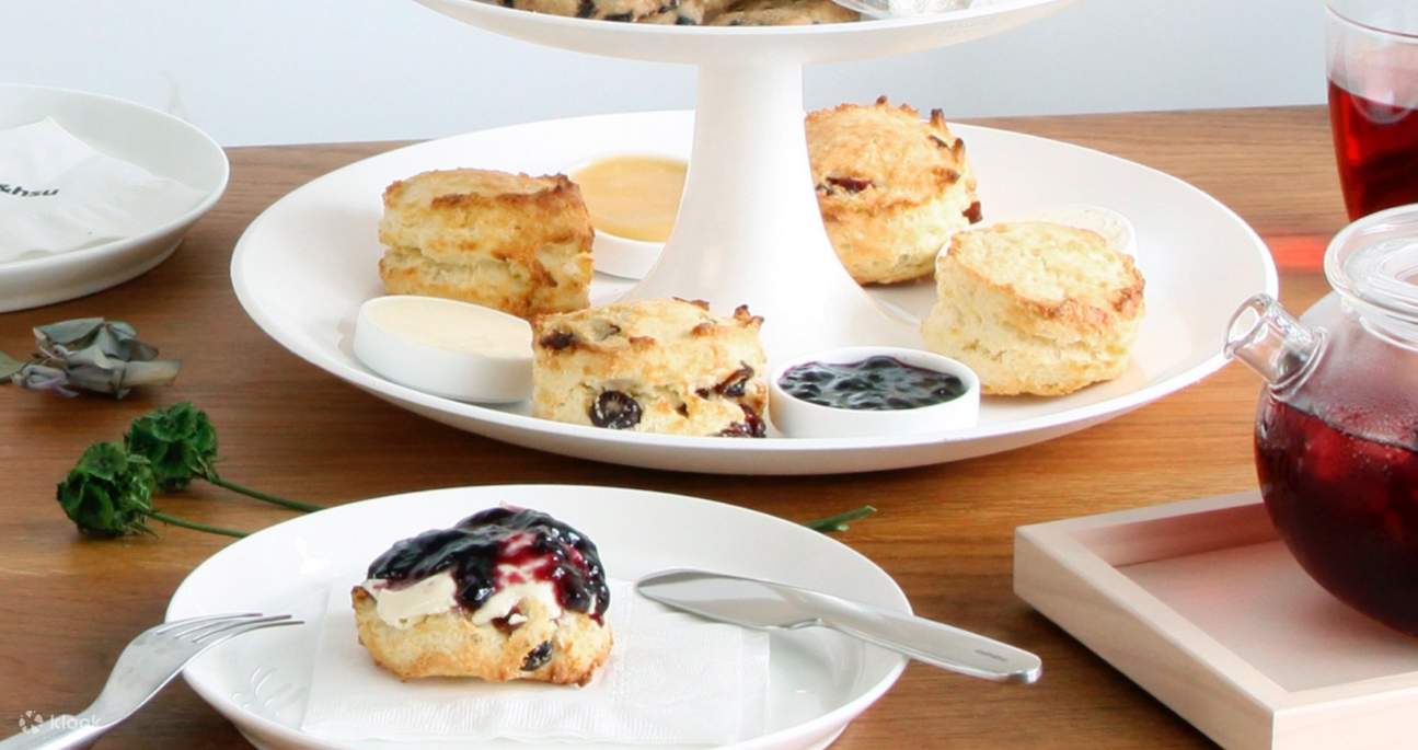 cups at smith&hsu at Zhongshan MRT Station