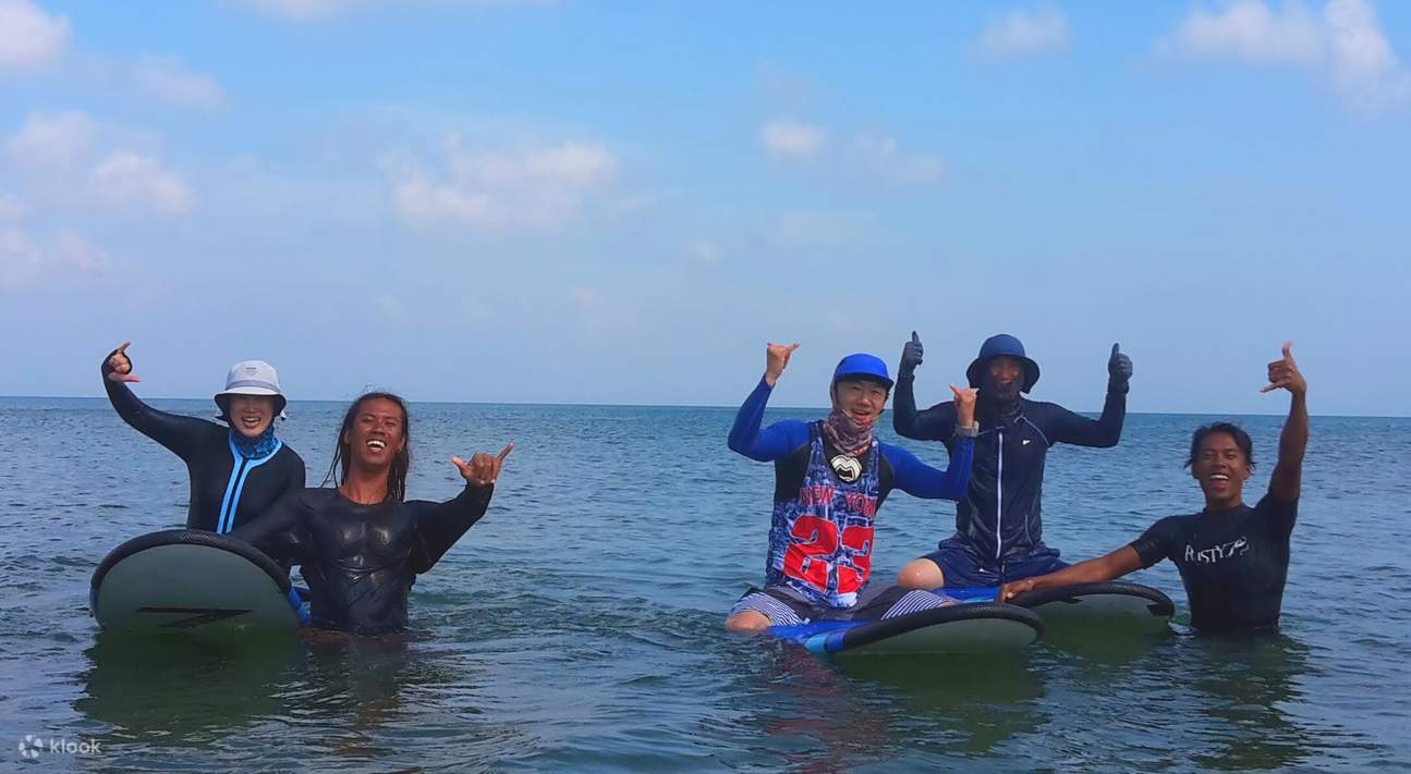 Clase de Surf en Playa Legian por 7Surf Bali