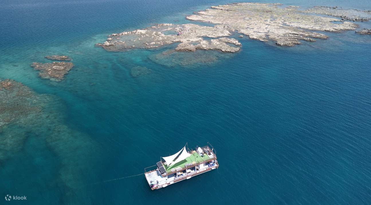 Penghu: Barco con plataforma marítima Aihairen, canoa transparente, esnórquel SUP, explore una isla deshabitada