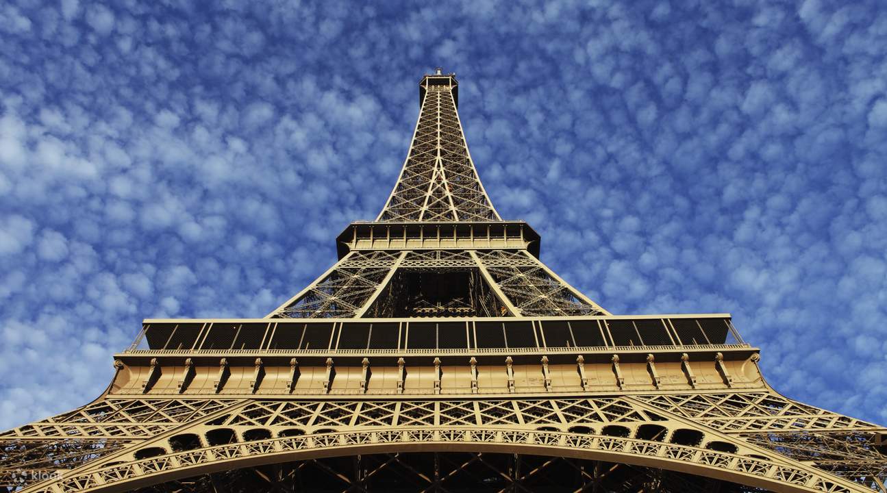 Du lịch 'check-in' tháp Eiffel bạn cần biết
