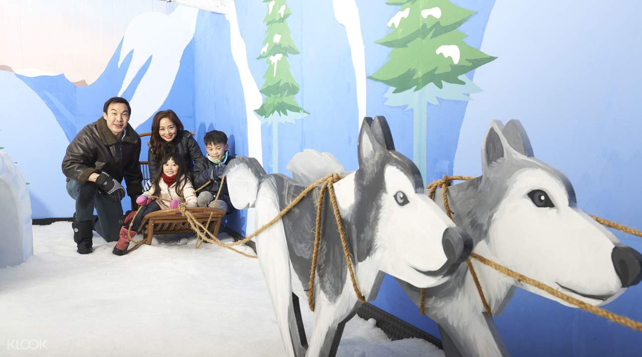 Snow Play Session in Snow City Singapore Klook