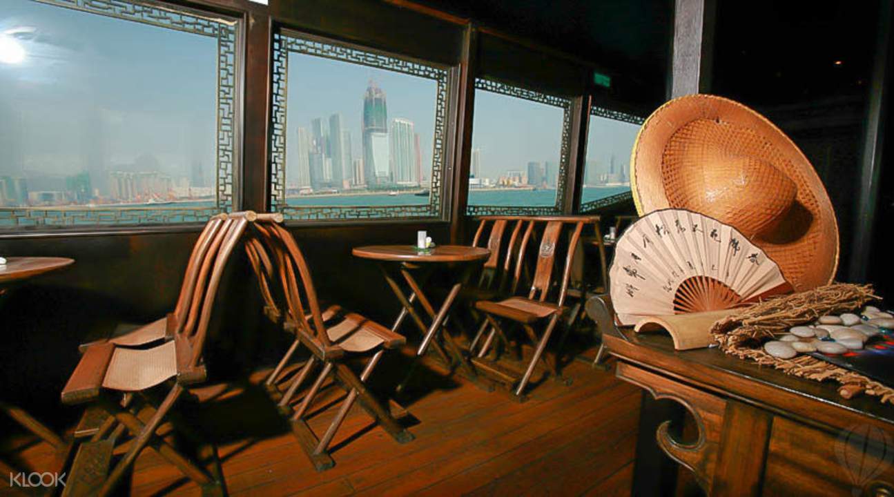 香港張保仔號遊艇內部座椅