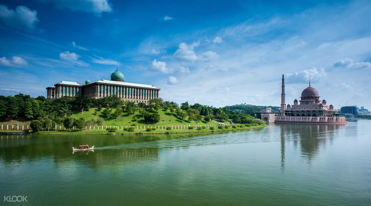 Putrajaya Cruise Tour