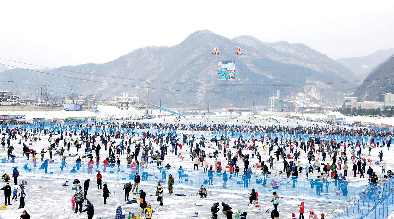 Hwacheon Sancheoneo (Mountain Trout) Ice Festival (with Roundtrip