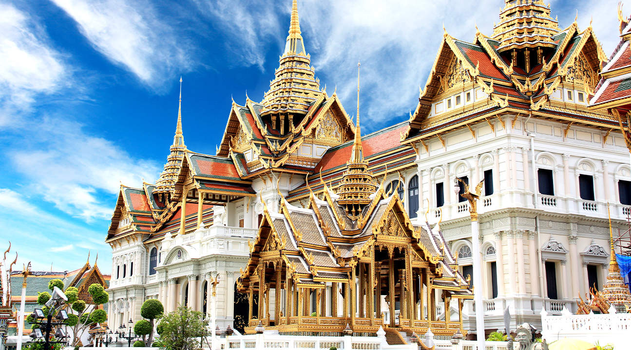 如果想要在曼谷逛传统意义上的景点,那大皇宫和玉佛寺必然是首选.
