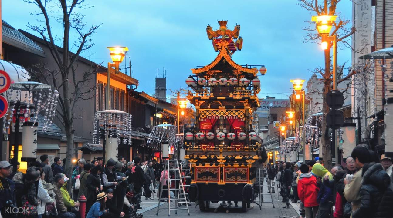 Takayama Spring Festival & Shirakawago Day Tour
