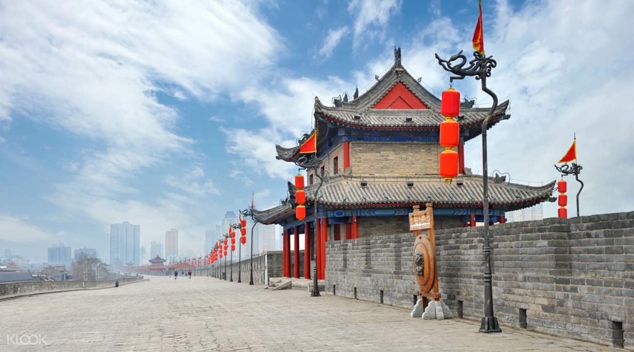 Wisata Satu Hari Terracotta Warriors City Walls