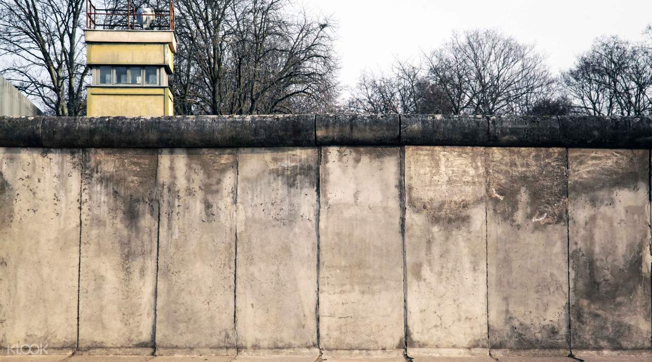 Берлинская стена в цвете