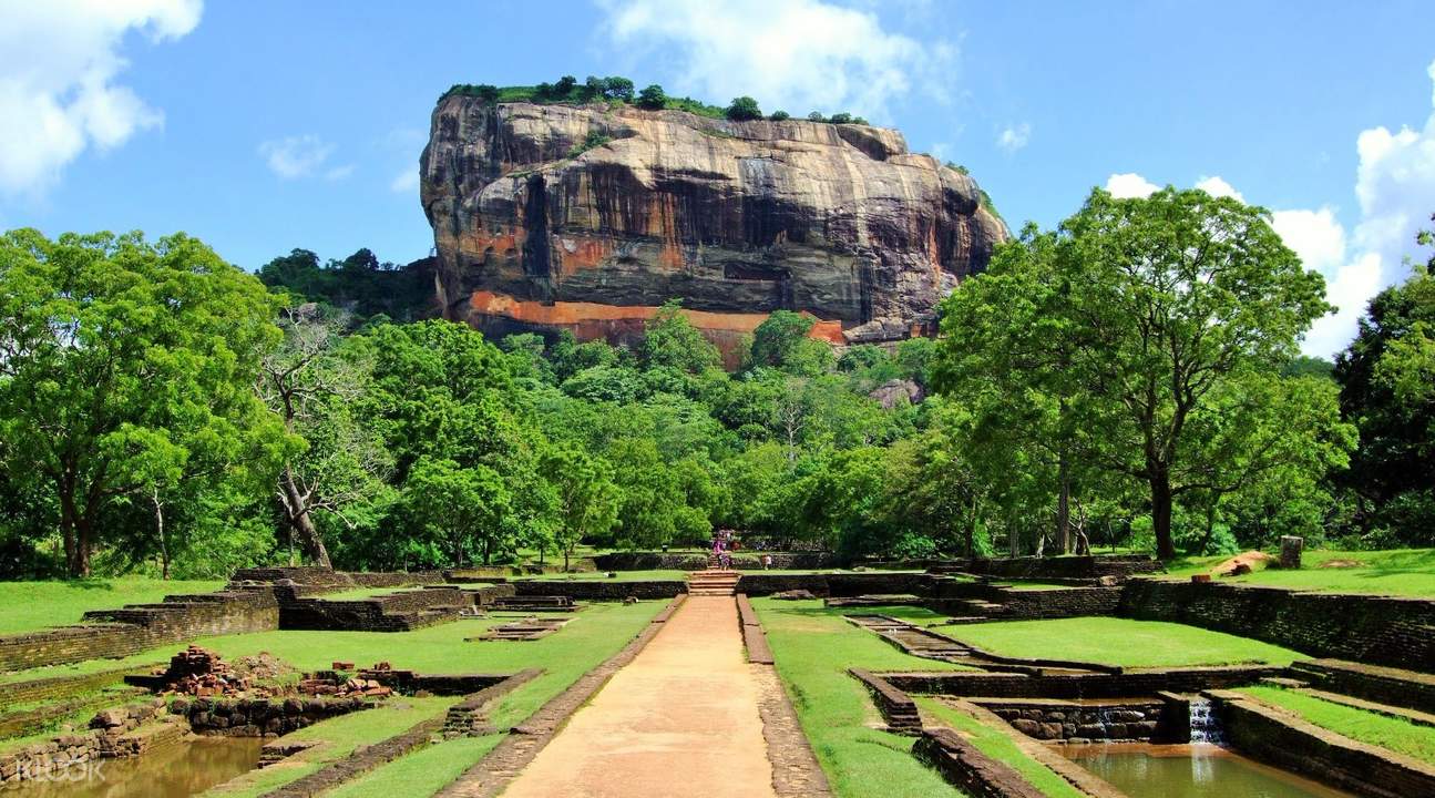Sigiriya Lion's Rock Fortress Day Tour from Colombo