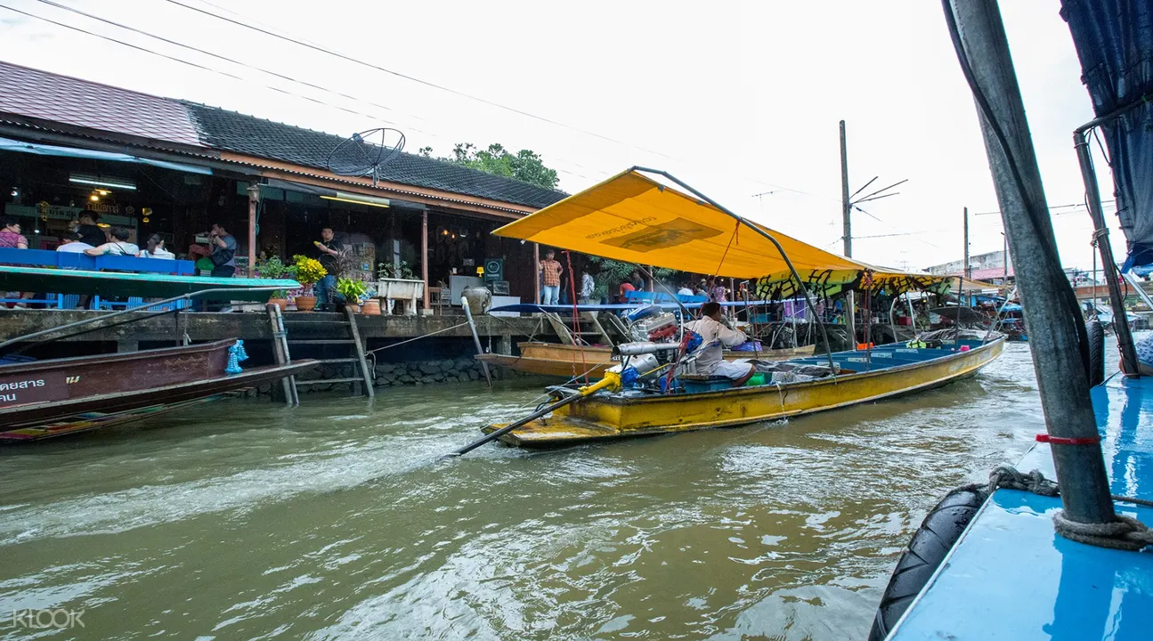 Amphawa Floating Market And Maeklong Railway Market Private Day