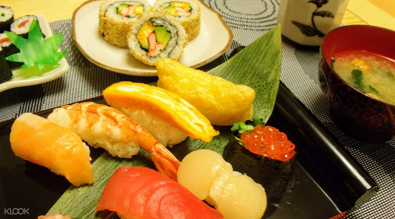 Afternoon Sushi Cooking Class in Tokyo