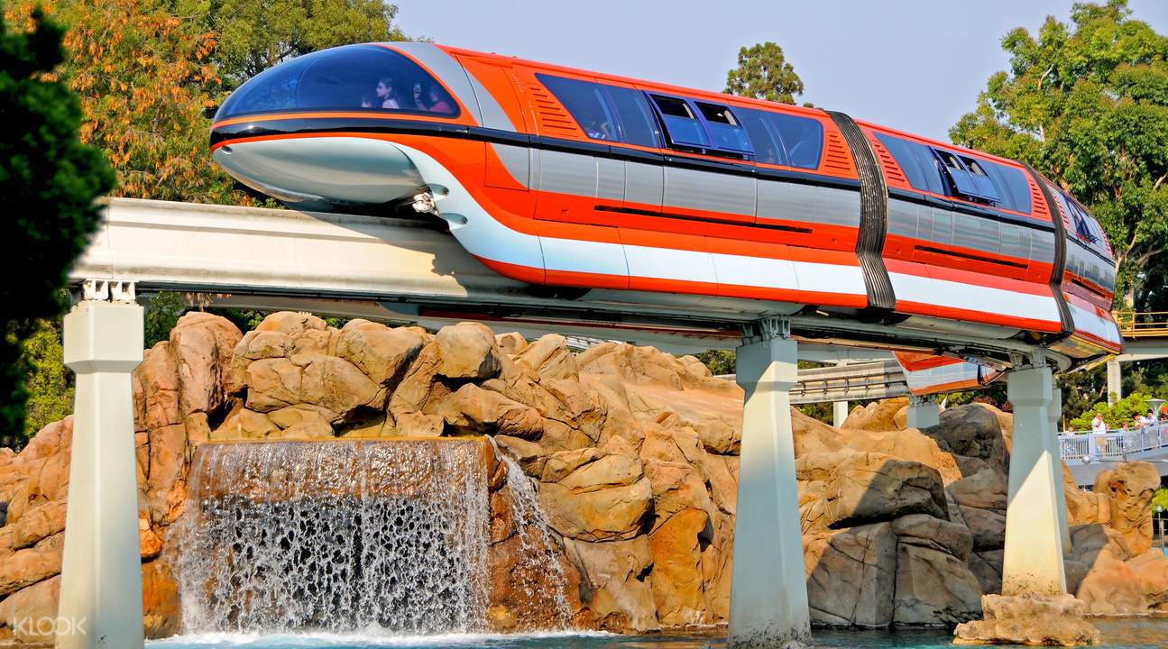 Tiket Masuk Disneyland Park & Disney California Adventure