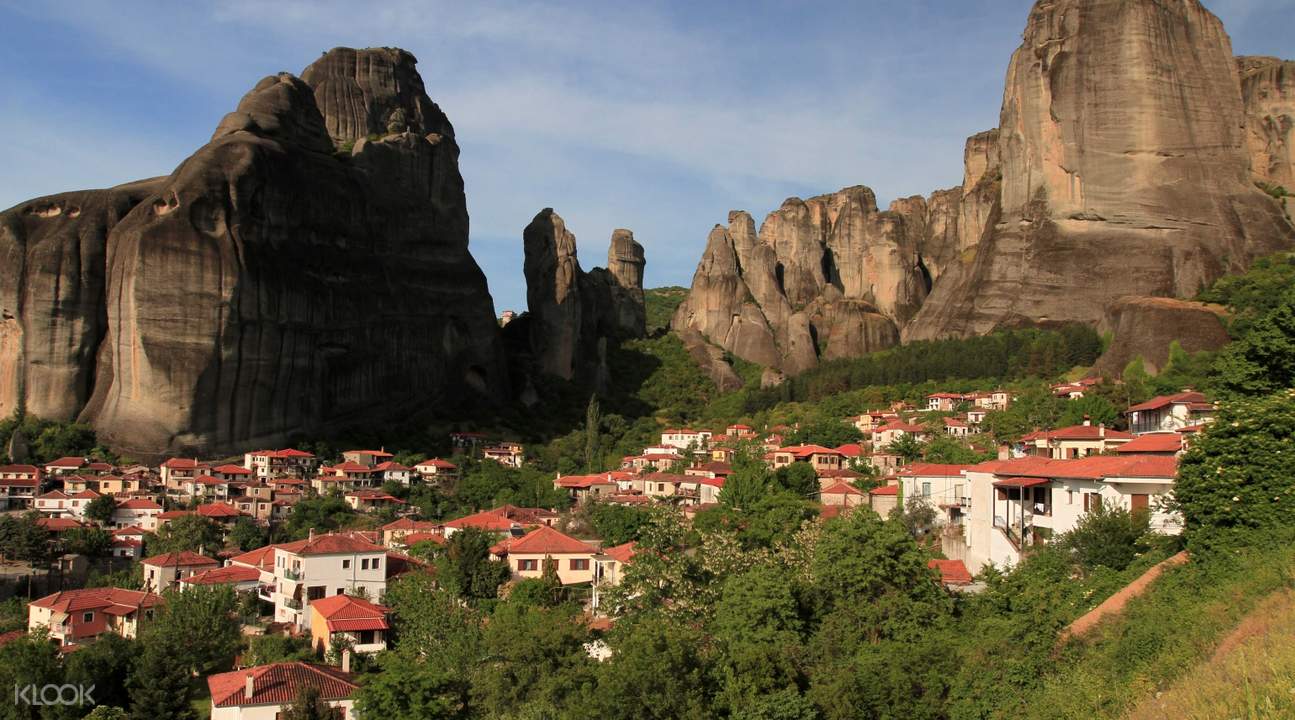 Meteora Day Tour with Train from Athens