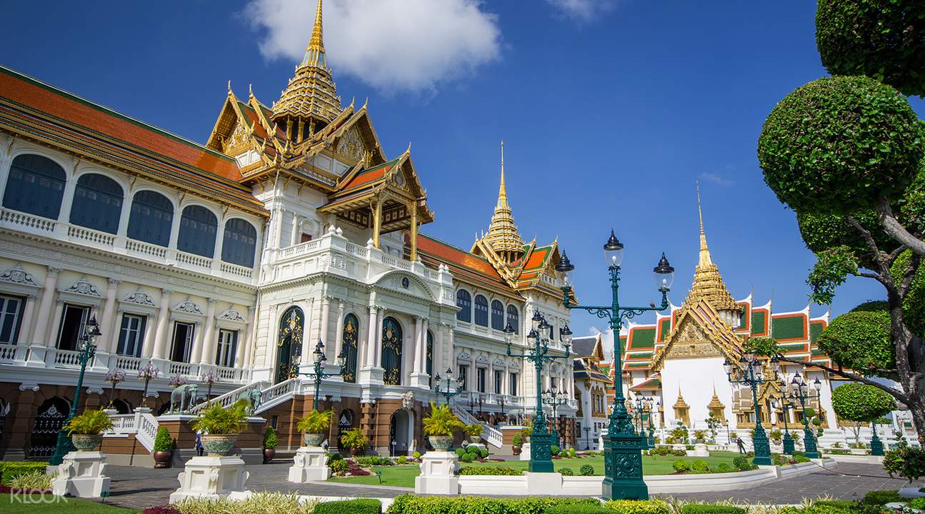 Бангкок описание. Королевский дворец в Бангкоке. Таиланд большой Королевский дворец. Grand Palace Бангкок. Дворец чакри в Бангкоке.