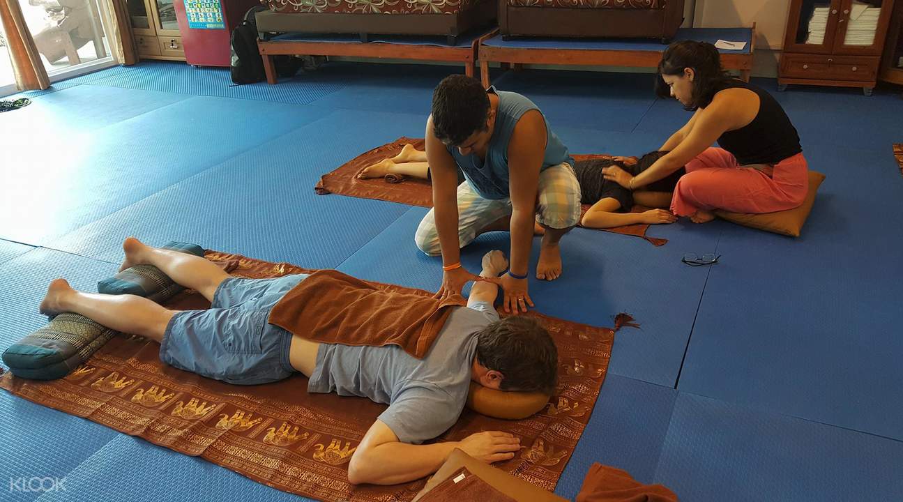 Thai Massage Class At Koh Phangan Vocational School In Koh Pha Ngan