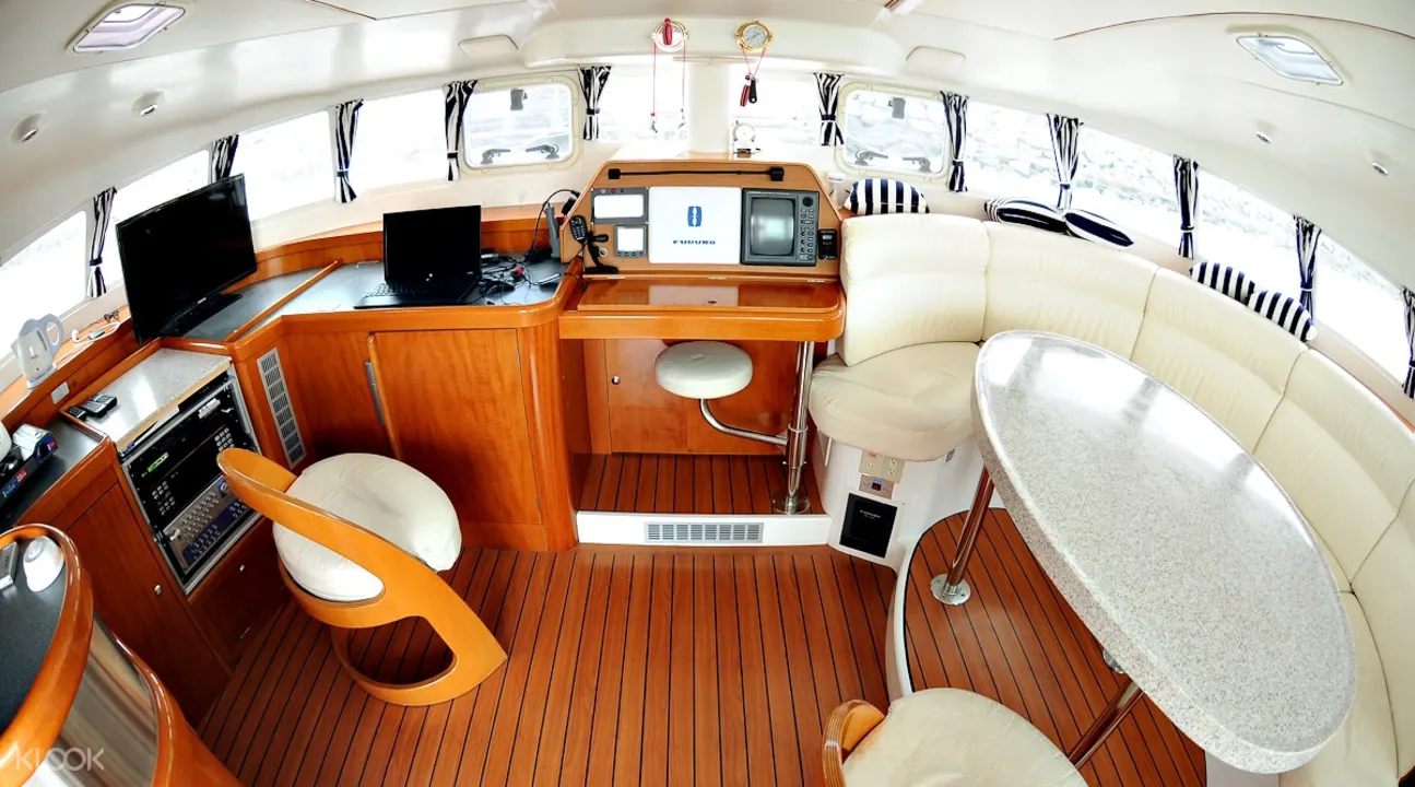 Yacht B遊艇