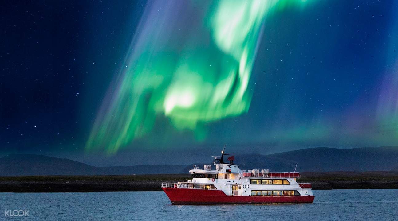 cruise to watch aurora borealis