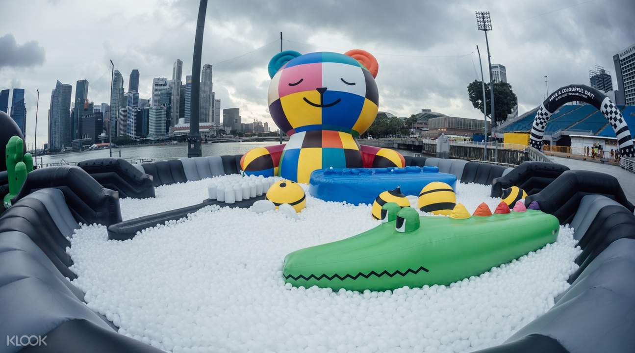 ArtZoo Inflatable Park i Light Marina Bay 2018 in Singapore