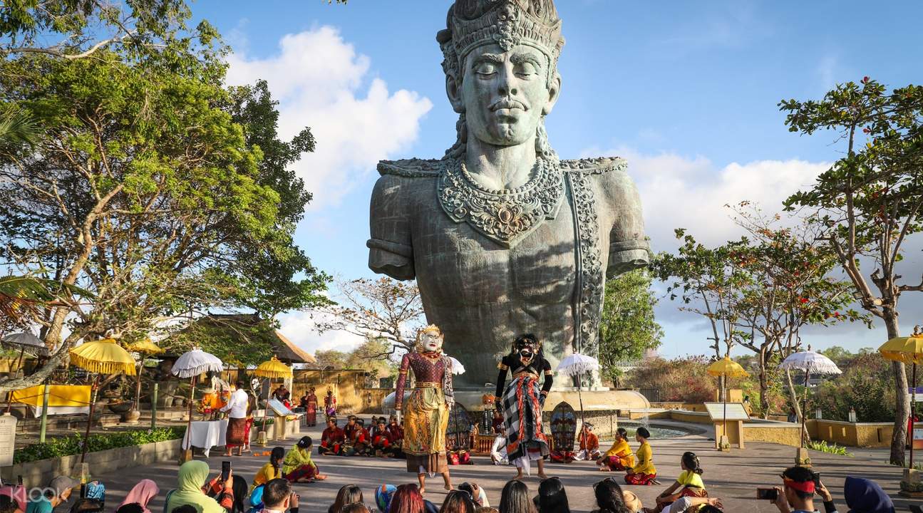 Resultado de imagen para Garuda Wisnu Kencana Cultural Park 2019