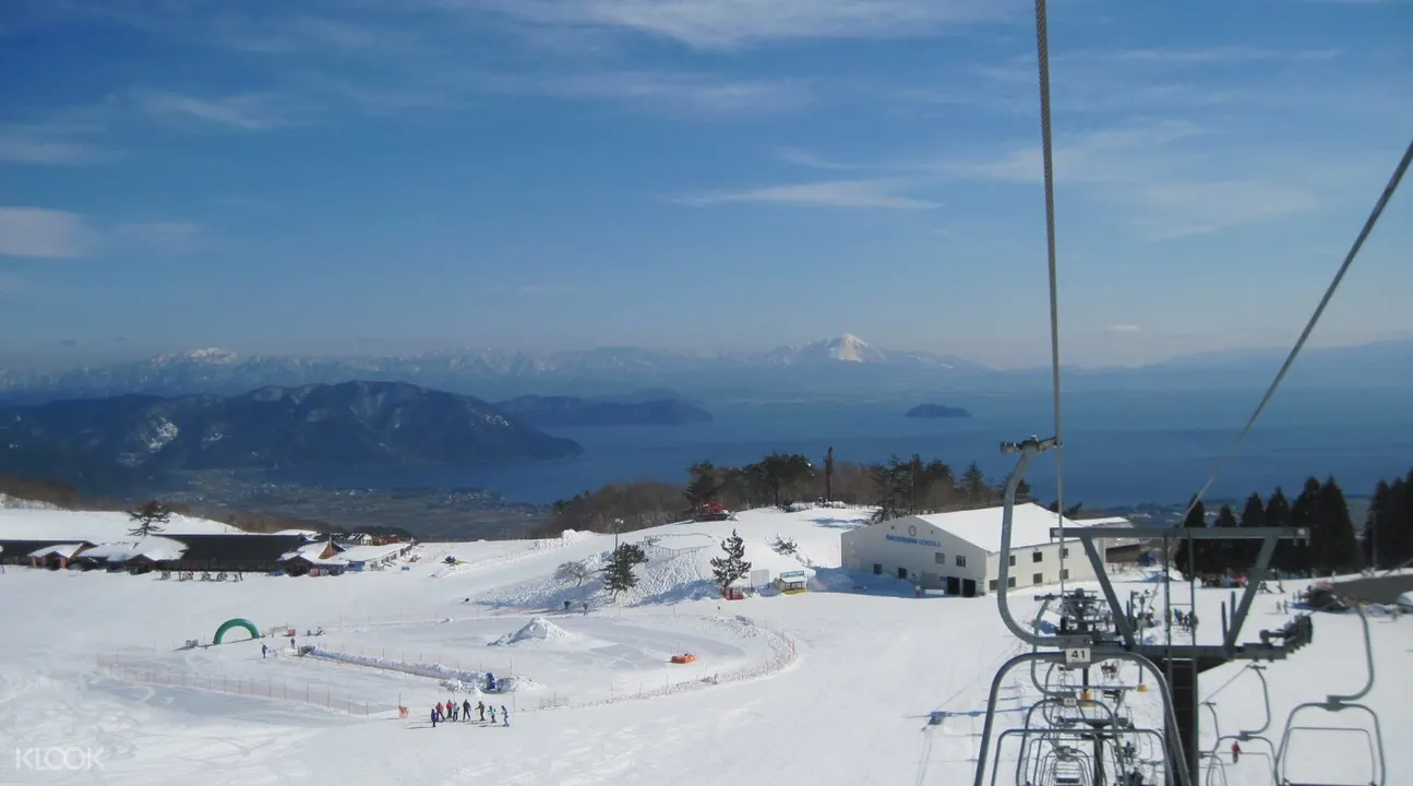 富士山二合目 YETI 滑雪場一日體驗（東京出發）