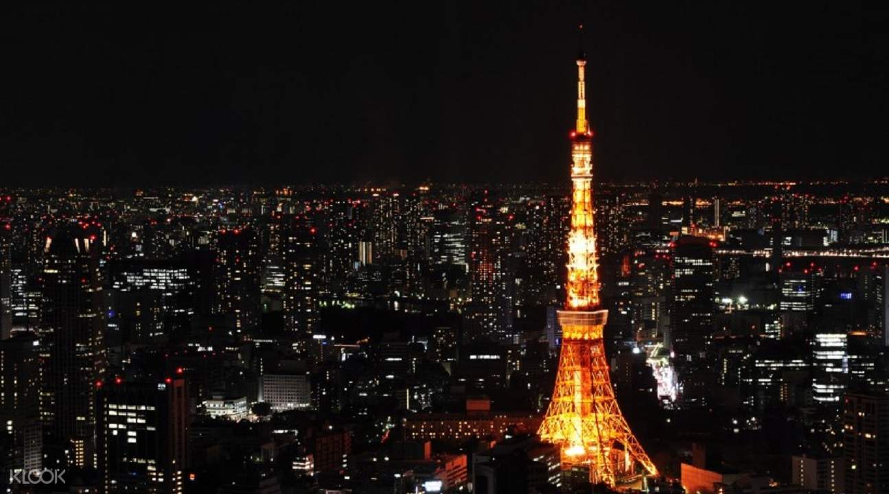 東京鐵塔晚上打燈