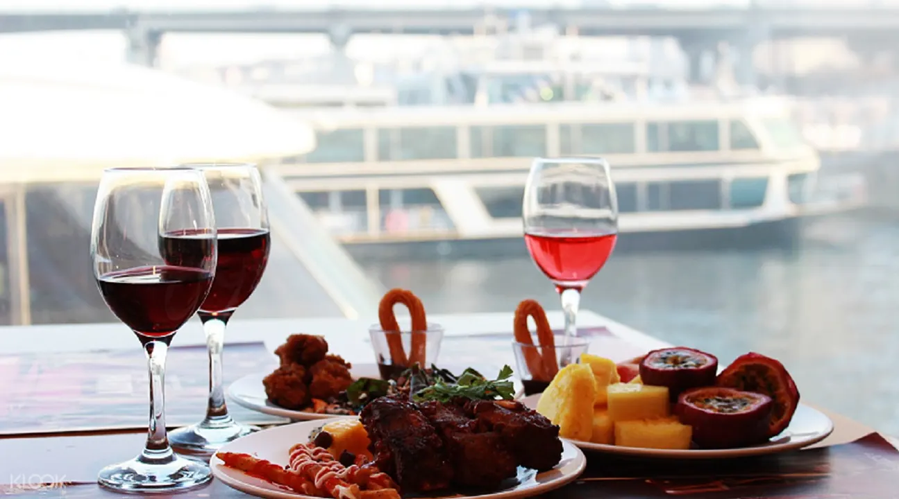 Eland Cruise漢江遊覽船& Ashley自助餐