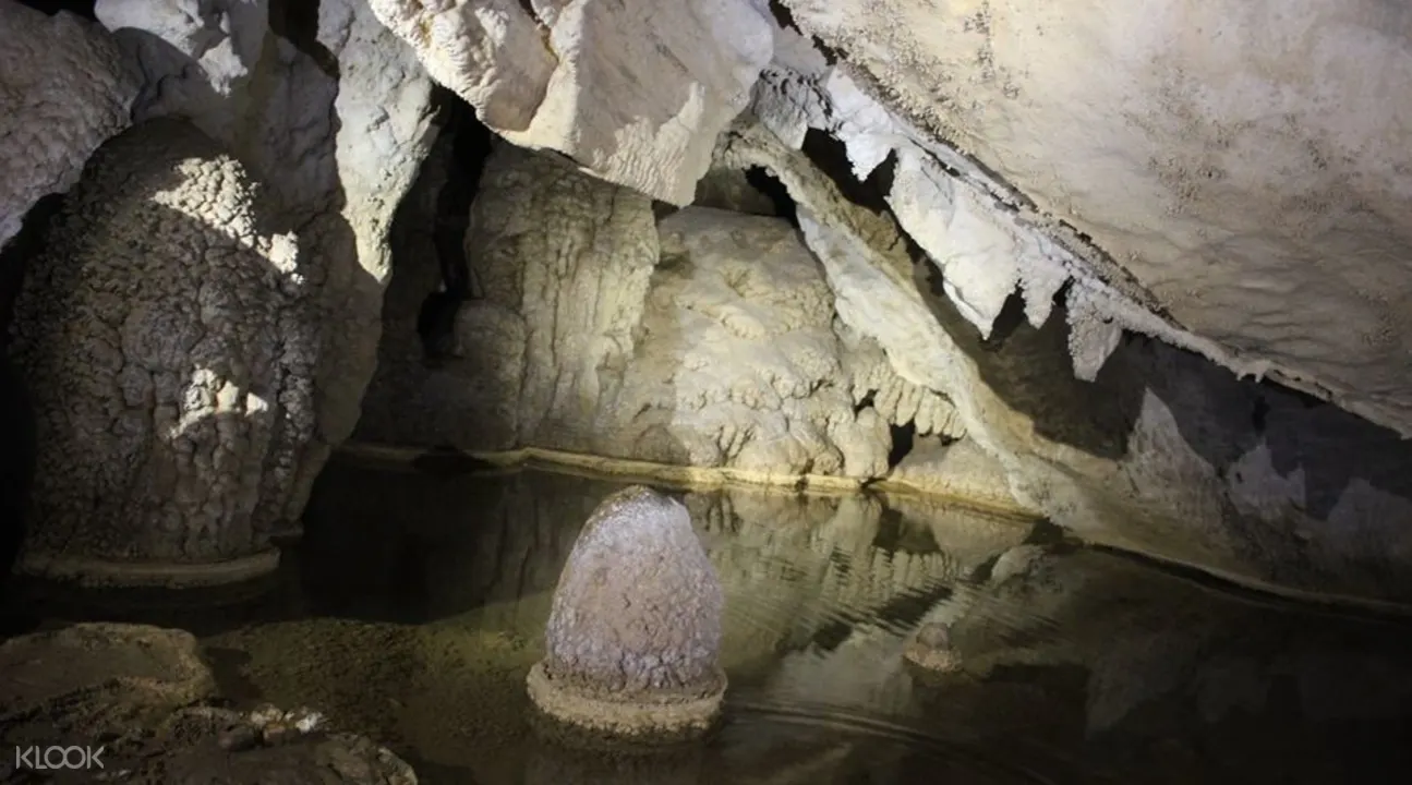 菲律賓巴拉望普林塞薩港Hundred Caves