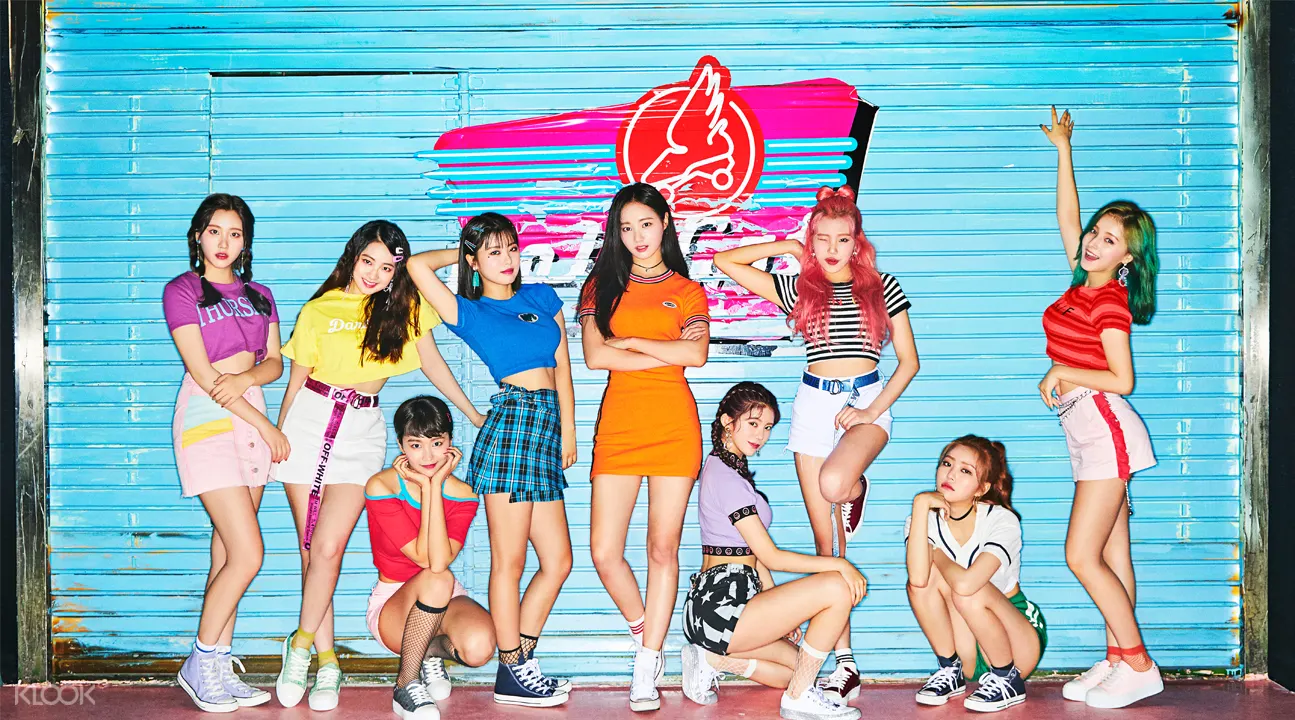 MOMOLAND