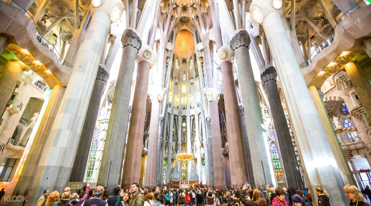Führung durch die Sagrada Familia in Barcelona mit Fast ...