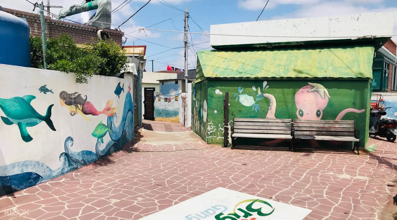 碇巨壁畫文化村