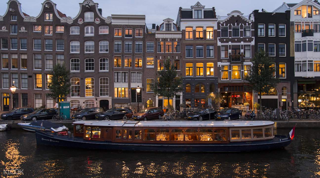 Evening Canal Cruise di Amsterdam, Belanda