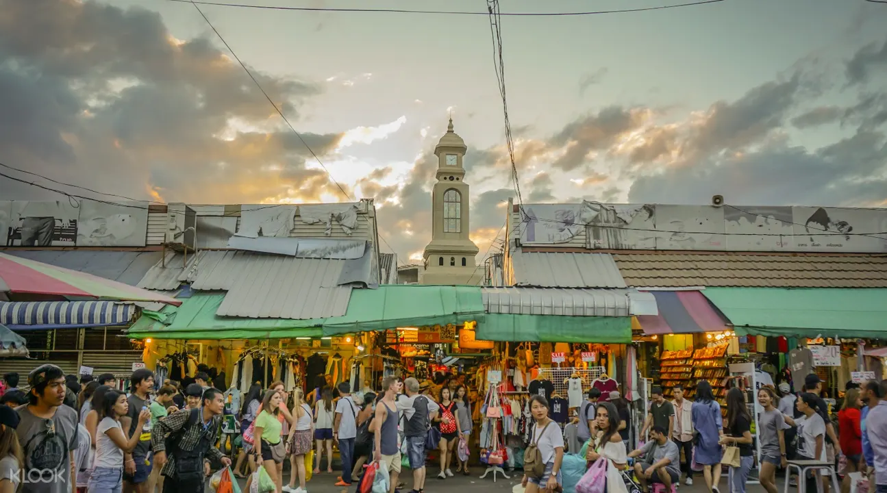 恰圖恰假日市集