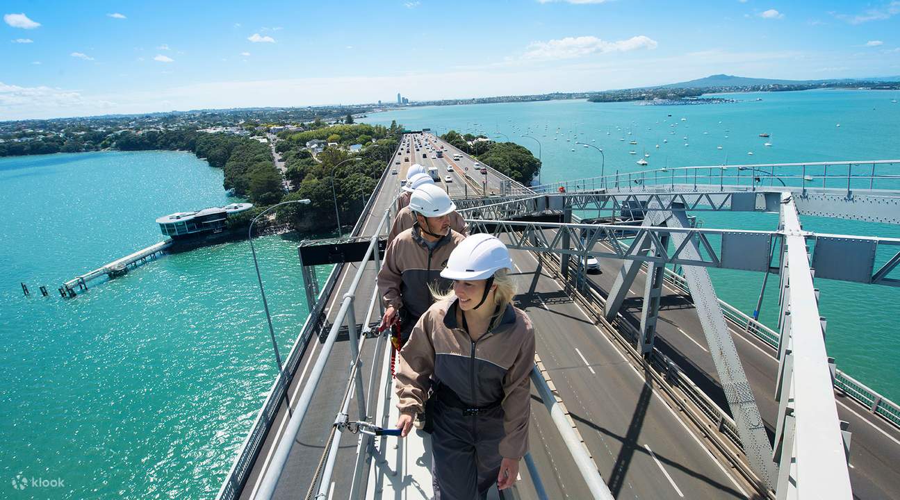 Panoramic views of Auckland Bridge Climb