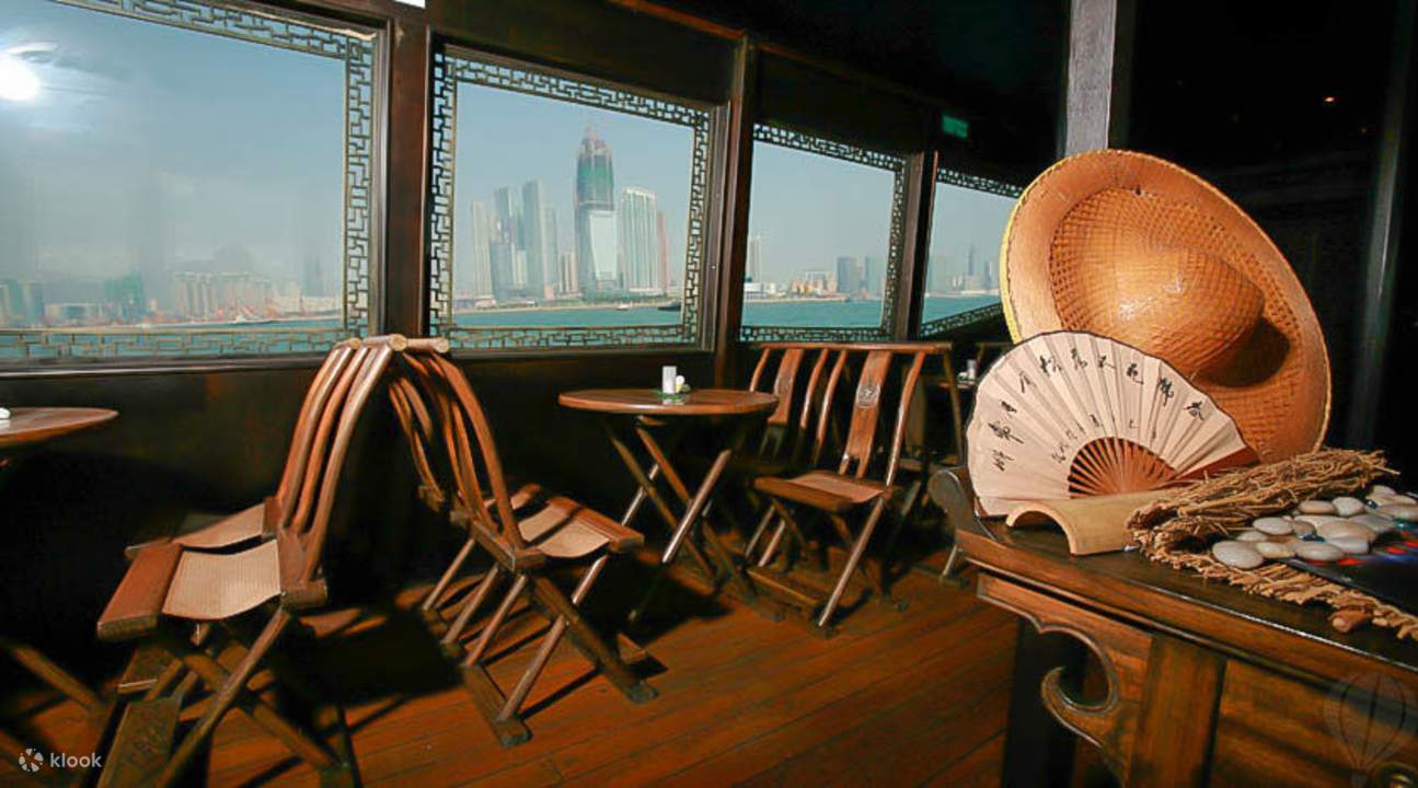 Interior Kapal Pesiar Cheung Po Tsai