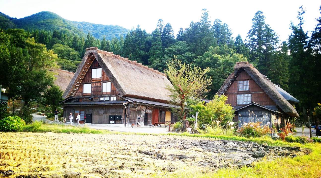 Historic Villages of Shirakawa-gō and Gokayama 