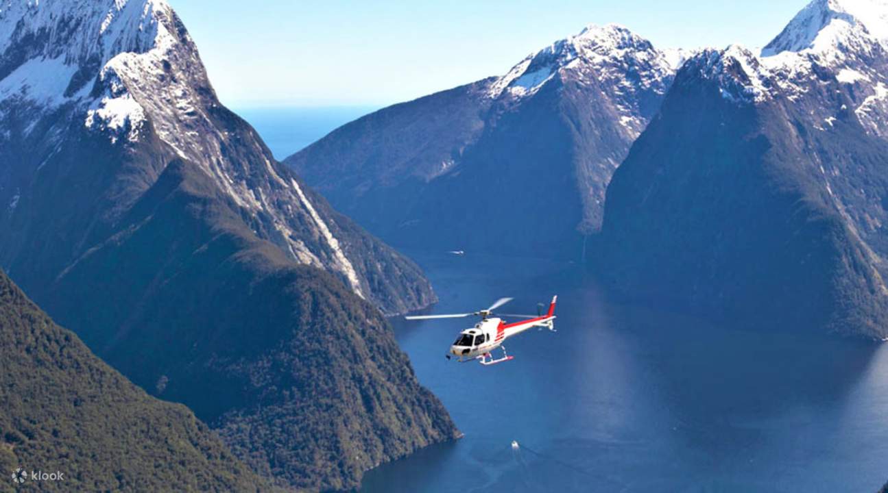 Helicopter Flight Milford Sound
