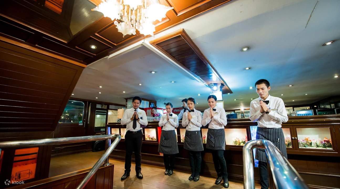 船上專業工作人員