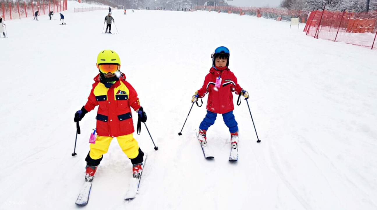 スキーリゾートへのバス送迎