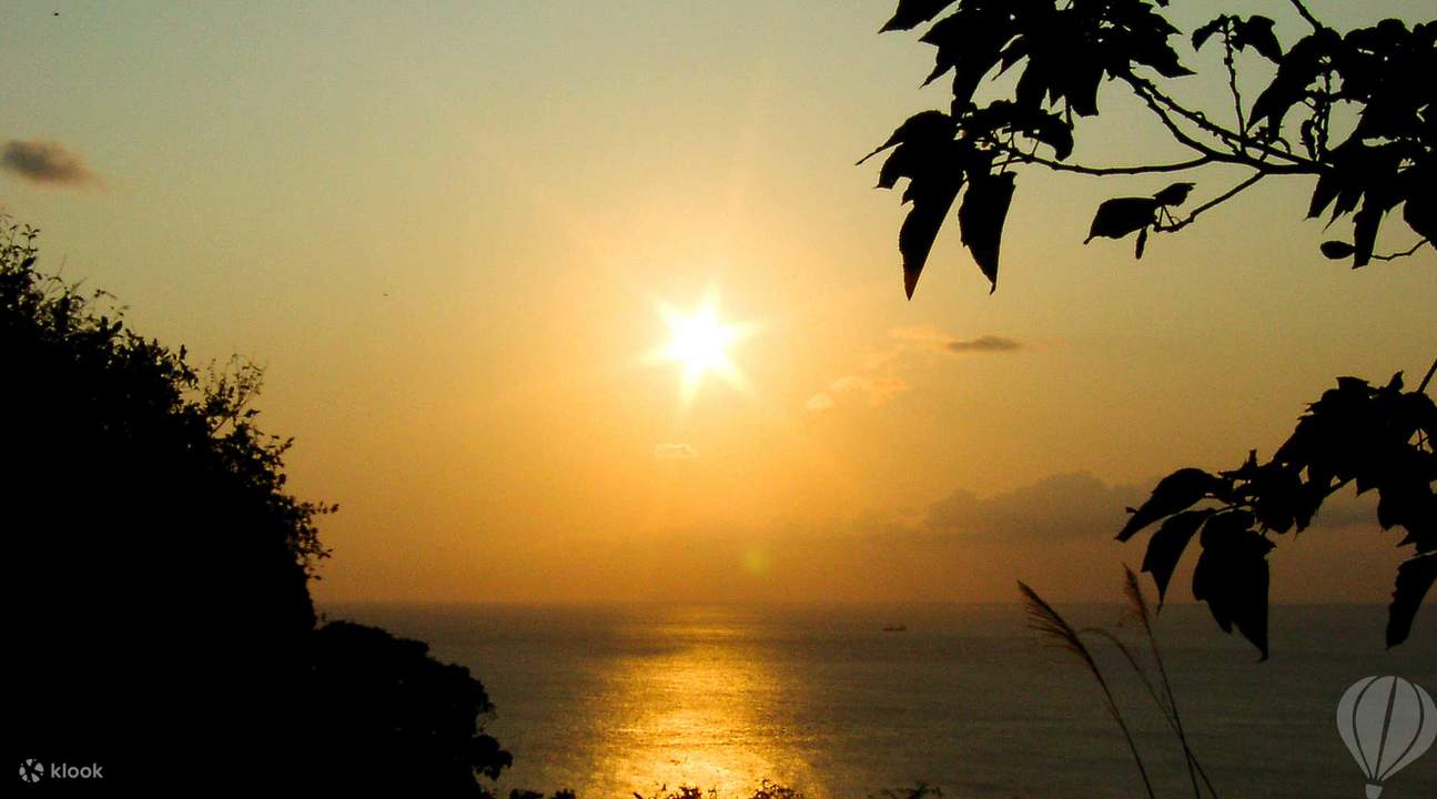 Crucero o fiesta en yate de lujo.