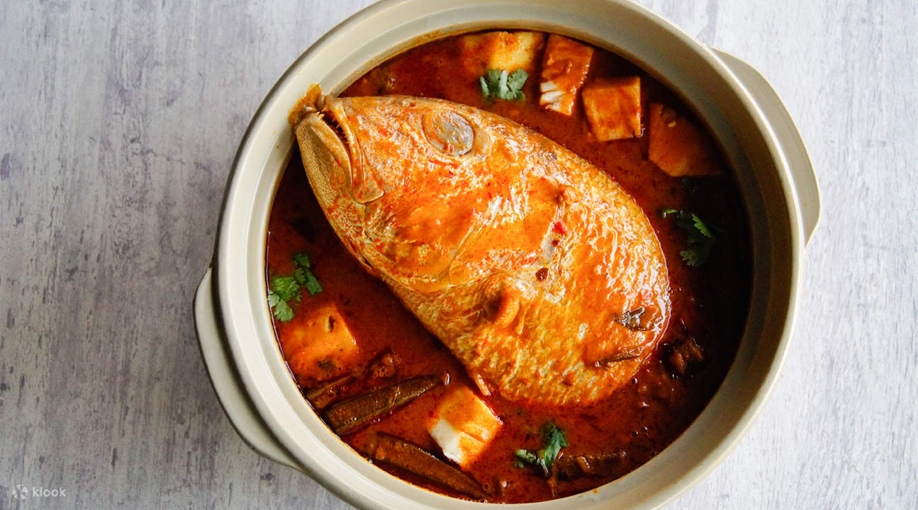 แกงหระหรี่หัวปลาร้าน Muthu's Curry ในย่านซันเทคซิตี้ ประเทศสิงคโปร์