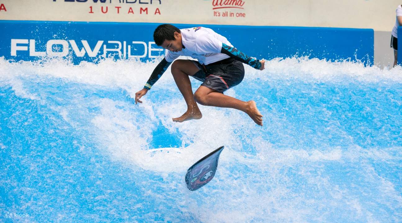 FlowRider® 1 吉隆坡 Utama 冲浪体验
