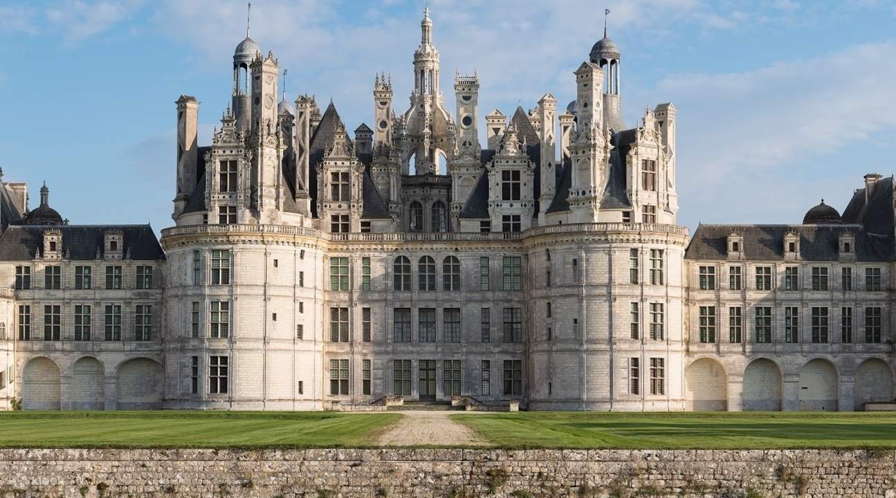 大特価 フランス ロワール地方の古城 写真集「CHATEAUX LA DE LOIRE