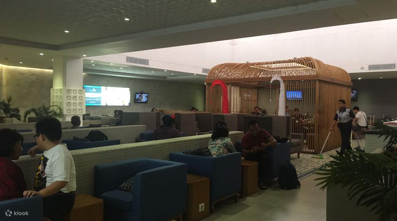 ภายในเลานจ์สนามบินนานาชาติงูระห์ไร